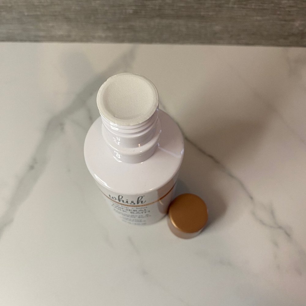 Whish Rose Hip + Lotus Mineral Milk Bath Bubble Bath - Picture 3 of 3